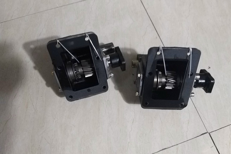 Bán cóc ben Hyva (cóc trích lực PTO) cho xe đầu kéo Mỹ